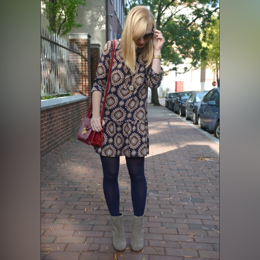 Ann Taylor Loft Women’s Bohemian Dress W/ Paisley Design & Long Sleeves